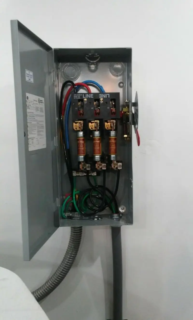 Three-phase disconnect switch installed for Smoke Detector Installation in Hopewell